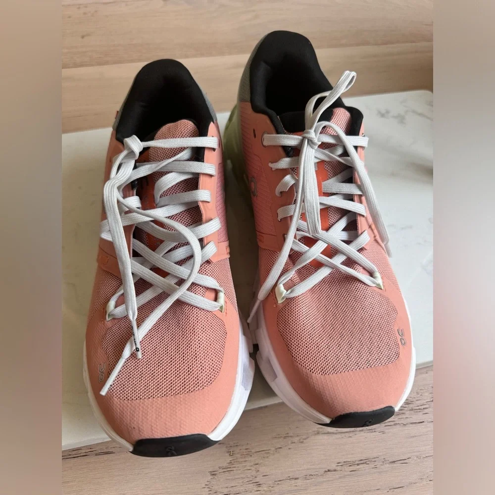 New-off size - On Cloud Cloudflyer 4 Road-Running Shoes -Women's 40 (R) 40.5 (L) - Picture 2 of 9